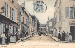 CPA 91 IGNY / LA RUE DE VERSAILLES / COIN DE LA RUE DU MOULIN / MERCERIE - Igny