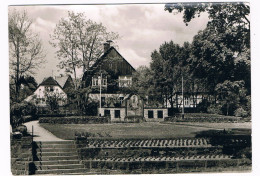 D-14885  NEUENHEERSE : Alter Friedhof Mit Denkmal Und Stifthäusern - Bad Driburg