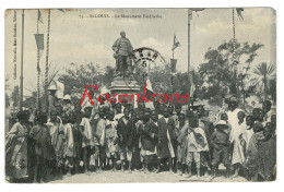 Senegal Afrique Occidentale St Saint Louis Le Monument Faidherbe CPA Animee Enfants Indigenes Natives Africa Afrique - Senegal