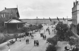 Arcachon * Vue Sur La Place Thiers * Le Kiosque à Musique - Arcachon