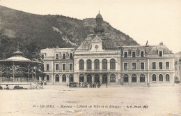 Morez * La Place De L'hôtel De Ville Et Le Kiosque à Musique - Morez