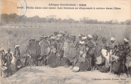SOUDAN - Pêche Dans Un Mare - Les Femmes Se Disposant à Entrer Dans L'eau - Carte Postale Ancienne - Sudán