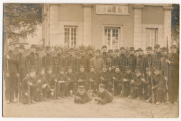 CPA 45 ORLEANS Carte-photo Groupe De Militaire Caserne Jeanne D'Arc Datée 1914 écrite D'Orléans 5e Section Des C.O.A - Orleans