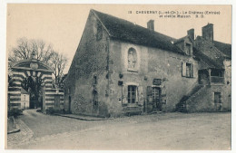CPA - CHEVERNY (Loir Et Cher) - Le Château (entrée) Et Vieille Maison - Cheverny