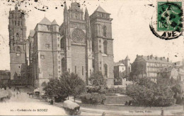 CPA 12  RODEZ- La Cathédrale -Voyagée 19/08/1923- Dos écrit - Rodez