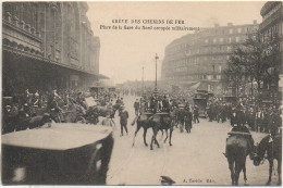 75 PARIS  GREVE Des CHEMINS De FER (Place De La Gare Du Nord Occupée Militairement - Sciopero