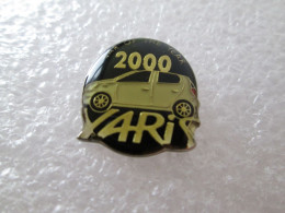 PIN'S    TOYOTA   YARIS    CAR OF THE YEAR  2000 - Toyota