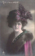 Femme - Mode HIVER 1909 1910 - Chapeau à Plumes - Fourrure Au Cou  - Carte Postale Ancienne - Mujeres