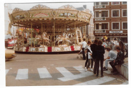 51384  Tongres   Carrousel  Galopant    -  Manège   -     Photo  15 X  10 - Tongeren