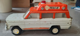 Vintage Jaren 1970 Tonka #53078 Rescue Ambulance  1/16 - Andere & Zonder Classificatie