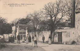 Cpa Angoulins Sur Mer Avenue De La Gare Très Animée - Angoulins