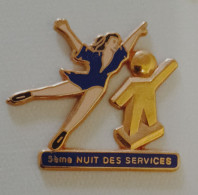 Pin's 5e Nuit Des Services Pin-ups Decat Paris - Eiskunstlauf