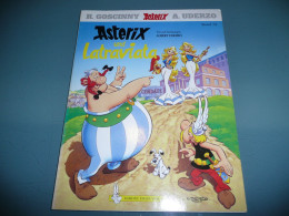 ALBUM EN ALLEMAND BANDE DESSINEE BD ASTERIX UND LATRAVIATA UDERZO 2001 - Asterix