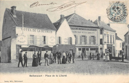 CPA 91 BALLANCOURT / PLACE DE LA LIBERTE / HOTEL DE LA REUNION / HOTEL DE LA RENAISSANCE - Ballancourt Sur Essonne