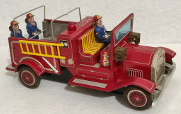 S.H Made In Japan Fire Truck - Pompieri - Giocattolo Latta Batteria - Vintage - Andere & Zonder Classificatie