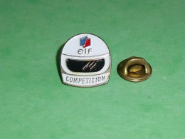 TB6BB / Pin's : Casque , Compétition , Elf   état (voir Scan ) - Autorennen - F1