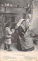 FOLKLORE - En Limousin - Grand Mére Et Son Petit Fils - Pitit Piarou? Que Vouéi Tu Grando Mai? - Carte Postale Ancienne - Otros & Sin Clasificación