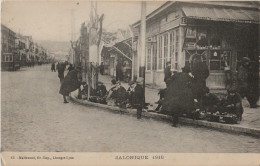 CPA-SALONIQUE 1916 : LES CIREURS DE CHAUSSURES - TRAMWAY - ECRITE  - - Grèce