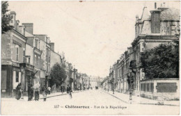 36. CHATEAUROUX. Rue De La République. 557 - Chateauroux