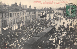 54-LUNEVILLE- LES ABONNES DU TRAMWAY LUNEVILLE-EINVILLE A LA STATION DE LA PLACE DU CHÂTEAU - Luneville