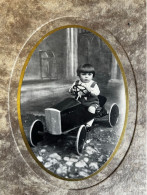 Jeu Et Jouet * Voiture à Pédale Ancienne * Jeux Jouets Enfants Enfant * Photo Ancienne 12x8cm Photographe Lollier à Legé - Juegos Y Juguetes