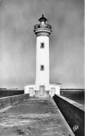 St Nazaire * La Jetée Et Le Phare Du Vieux Môle - Saint Nazaire