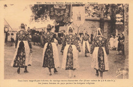 Plonévez Porzay * Le Pardon De Ste Anne La Palue * La Procession * Femme Du Pays En Coiffe - Plonévez-Porzay