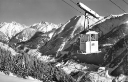 LUFTSEILBAHN MÖREL-RIEDERALP ► Alte Seilbahnmit Tourist, Fotokarte Ca.1950 - Riederalp