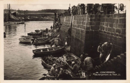 Concarneau * Le Déchargement Du Thons Au Port Par Les Pêcheurs * Pêche - Concarneau