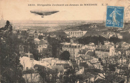 Meudon * Dirigeable évoluant Au Dessus De La Commune * Zeppelin Ballon Saucisse - Meudon