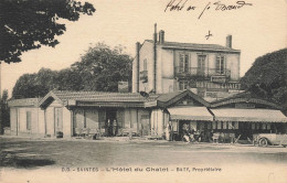 Saintes * Place Et Façade De L'hôtel Restaurant Buvette Du Chalet , BATY Propriétaire - Saintes