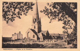 Rosporden * Vue Sur L'église Et Le Cimetière Du Village - Other & Unclassified