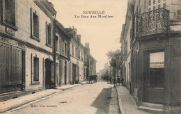 Ecueillé * La Rue Des Moulins * Chapellerie - Altri & Non Classificati