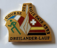 XX410 Pin's Course Des Trois Pays 1993 Dreilander Lauf France Suisse Allemagne Qualité EGF Achat Immédiat - Athlétisme