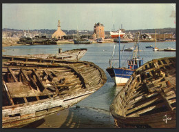 Camaret : Cimetiere De Bateaux - Bateau De Pêche- La Tour Vauban - 1977 - Camaret-sur-Mer