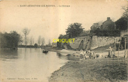 44 St Sébastien Sur Loire, La Becque, Groupe De Laveuses, Lavandières - Saint-Sébastien-sur-Loire