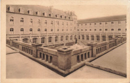 Vannes * Le Grand Séminaire * 2 Cpa * La Façade Ouest Et La Cour Intérieure - Vannes