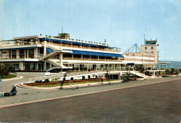 J2203 - NICE - D06 - L'Aéroport De NICE CÔTE D'AZUR - Vue Prise De La Piste - Luchtvaart - Luchthaven