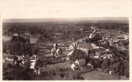 Domfront * Vue Générale Du Village Prise De La Terrasse Du Château * Au Fond La Gare - Domfront