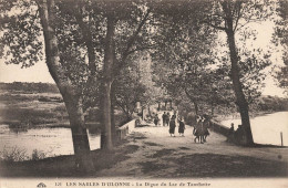 Les Sables D'olonne * La Digue Du Lac De Tanchette * Promeneurs - Sables D'Olonne