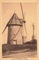 Les Herbiers * Le Moulin à Vent Des Alouettes , Molen * Route Et Le Calvaire - Les Herbiers