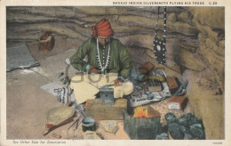 US - Navajo Indian Silversmith Playing His Trade - Amérique