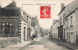 Damigny * Rue Et Pont Du Fresnes * Villageois - Damigny