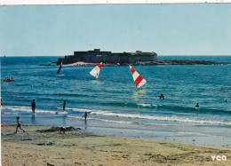 56. FORT BLOQUE. PLOEMEUR. CPSM. LA PLAGE ET LE FORT BLOQUE DE GUIDEL A LORIENT PAR LA ROUTE COTIERE. + TEXTE - Ploemeur