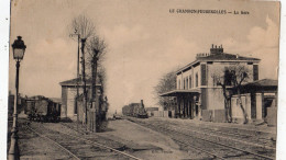 LE CHAMBON-FEUGEROLLES LA GARE ( TRAIN EN GARE ) - Le Chambon Feugerolles