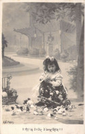 Pâques - Oh La Drôle D'omelette - Petite Fille Surprise Des Oeufs éclos - Carte Postale Ancienne - Easter