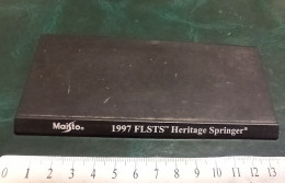 SUPPORT Plastique 137 Mm X 65 Mm Pour MOTO 1/18 HARLEY DAVIDSON 1997 FLSTS Heritage Springer - Maisto - Motos