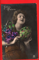 ZUY-36 Joyeuses Pâques, Fröhliche Ostern  Jeune Femme Avec Oeuf Géant Et Bouquet De Violettes. Circ. 1939 - Ostern