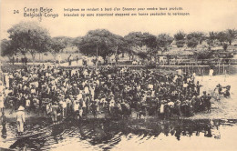 CONGO BELGE - Indigène Se Rendant à Bord D'un Steamer Pour Vendre Leurs Produits - Carte Postale Ancienne - Belgian Congo