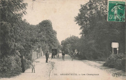 Argenteuil * Route , Village Faubourg Les Champioux * Villageois - Argenteuil